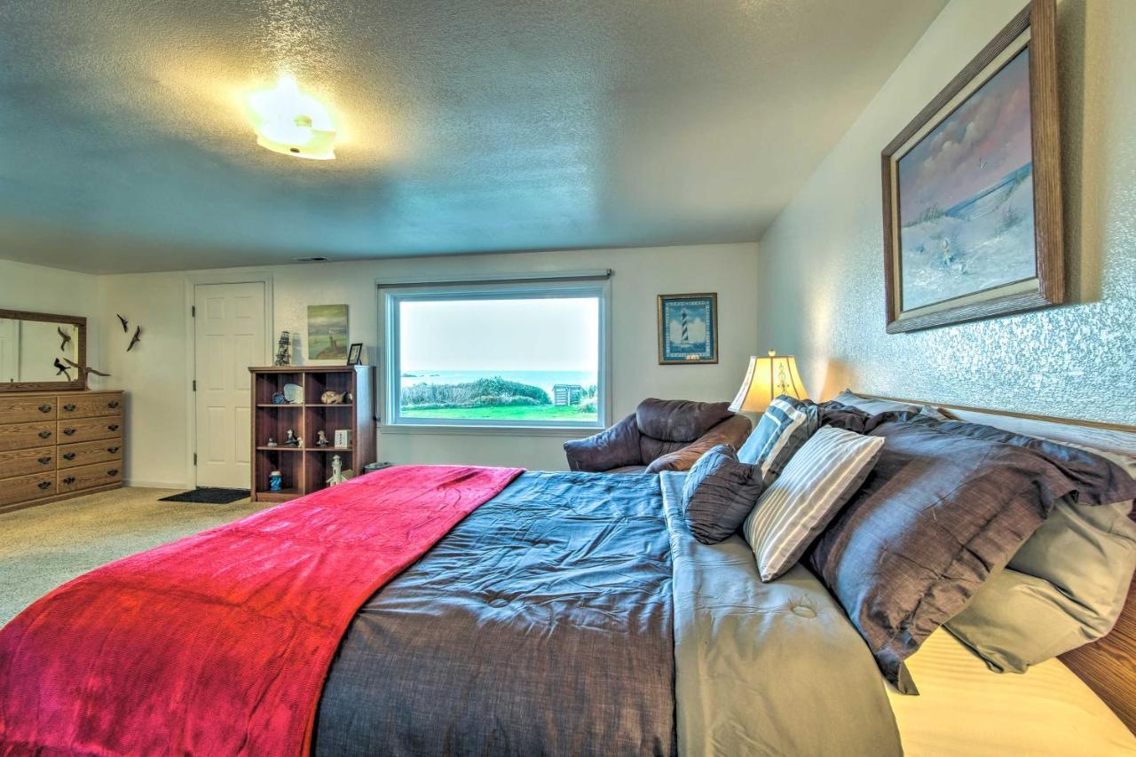 Cliffside Lighthouse Beach Home With Ocean View Coos Bay Exterior foto