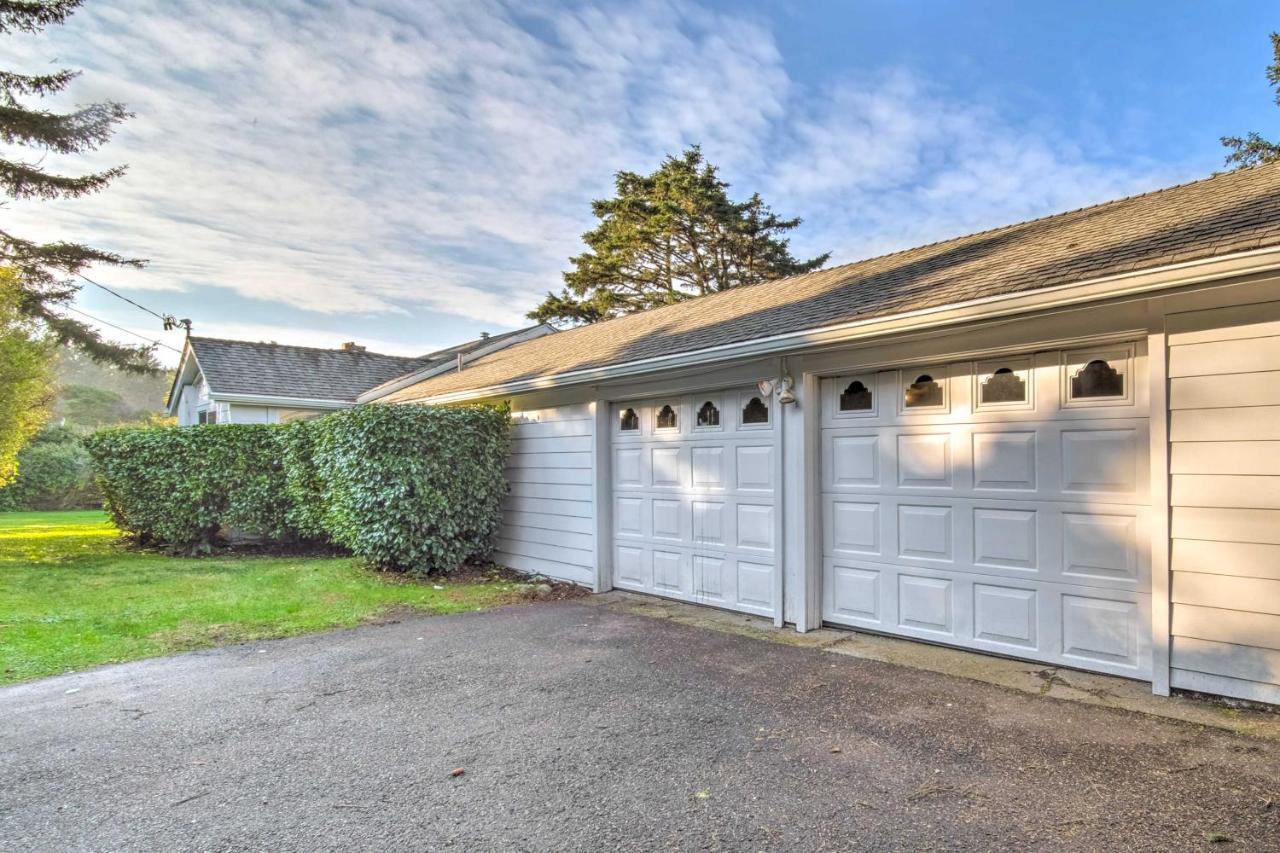 Cliffside Lighthouse Beach Home With Ocean View Coos Bay Exterior foto